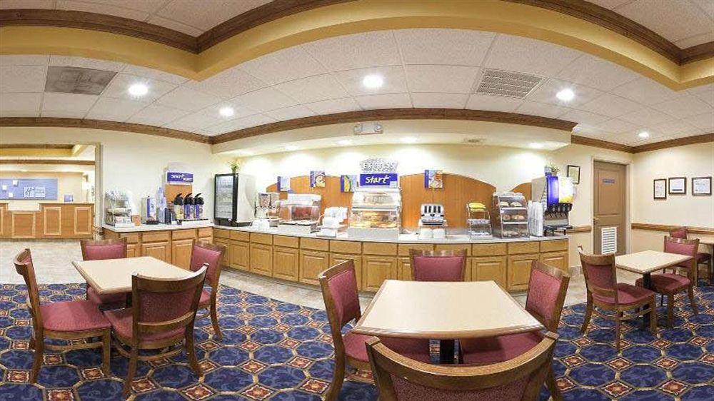 Holiday Inn Express Hotel & Suites Byron By Ihg Extérieur photo