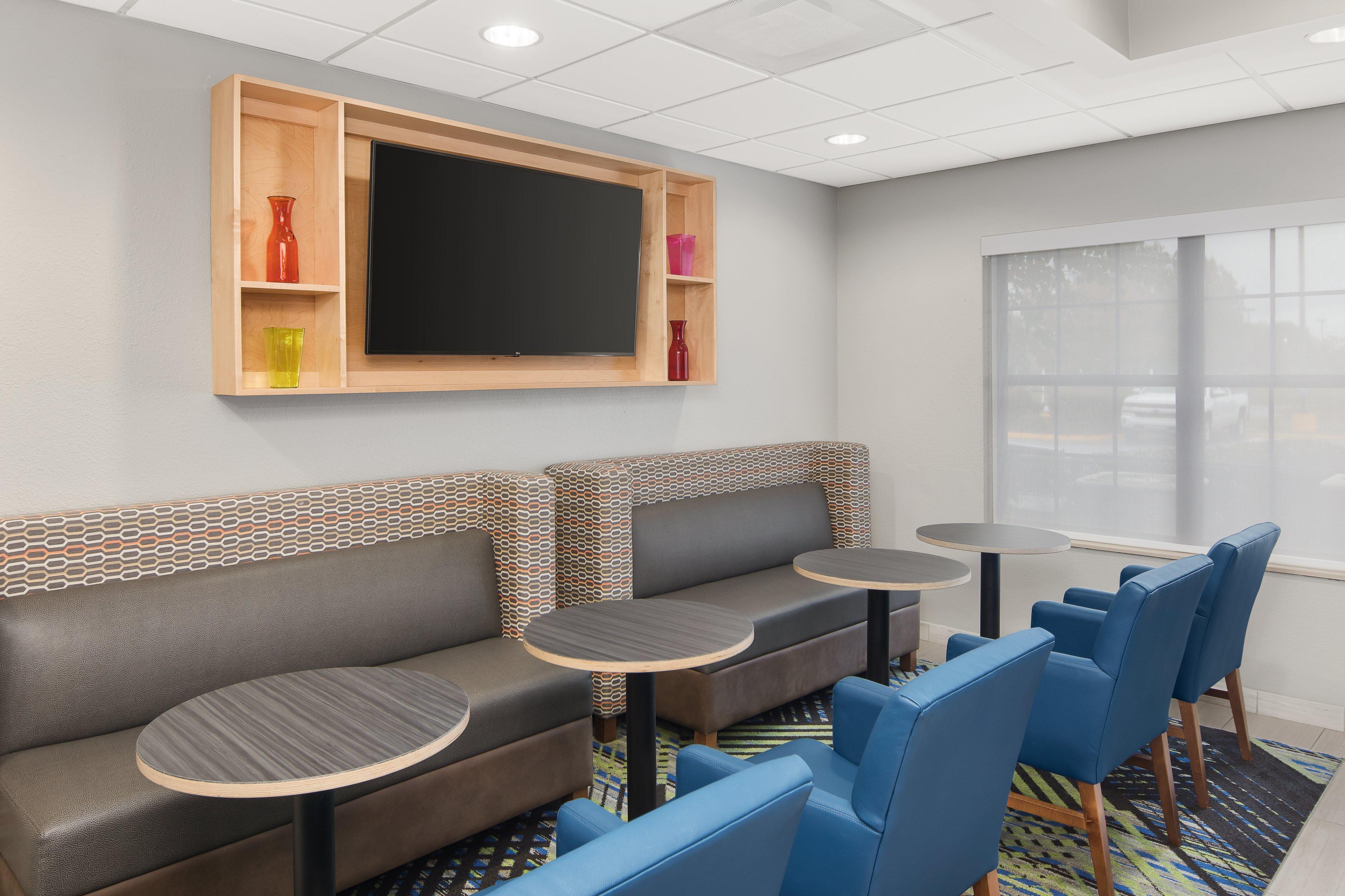 Holiday Inn Express Hotel & Suites Byron By Ihg Extérieur photo