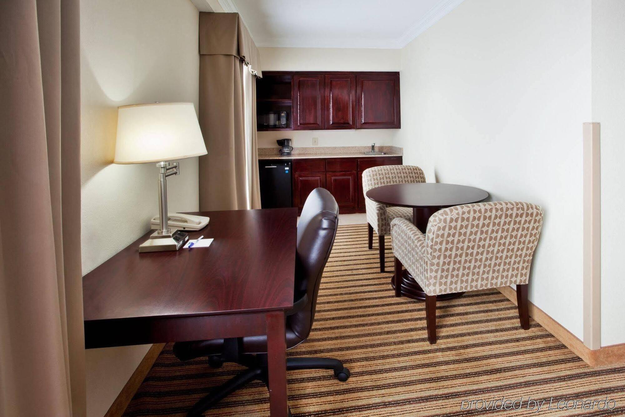 Holiday Inn Express Hotel & Suites Byron By Ihg Extérieur photo